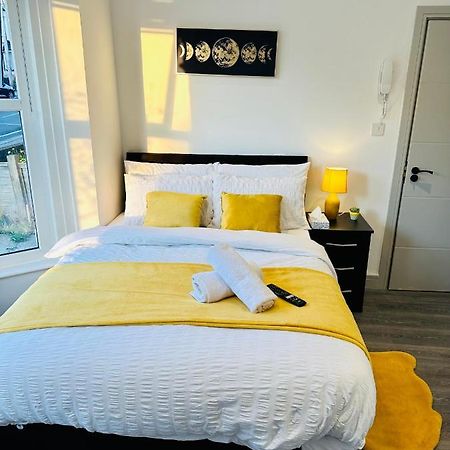 Comfy Guest House Λονδίνο Εξωτερικό φωτογραφία